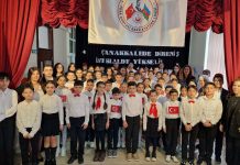 Çanakkale ruhu ve İstiklal Marşı ile gurur dolu anlar. Tarihimizin en büyük destanlarından Çanakkale’yi anarken, İstiklal Marşı’nın gurur veren dizeleriyle tüm kahraman şehitlerimizi rahmet ve minnetle anıyoruz